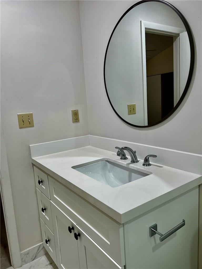 21420 Tudor Drive Boca Raton, FL 33431 - Photo 10 of 22 Powder room