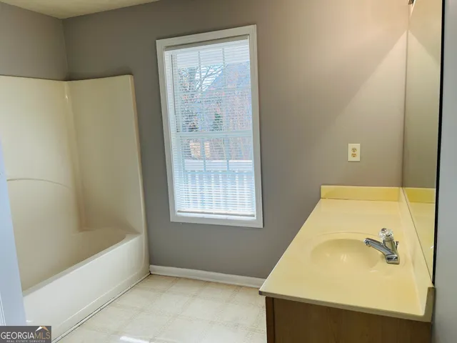 $1,595 | 2119 Manhattan Parkway, Decatur, GA 30035