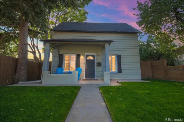 a front view of house with yard