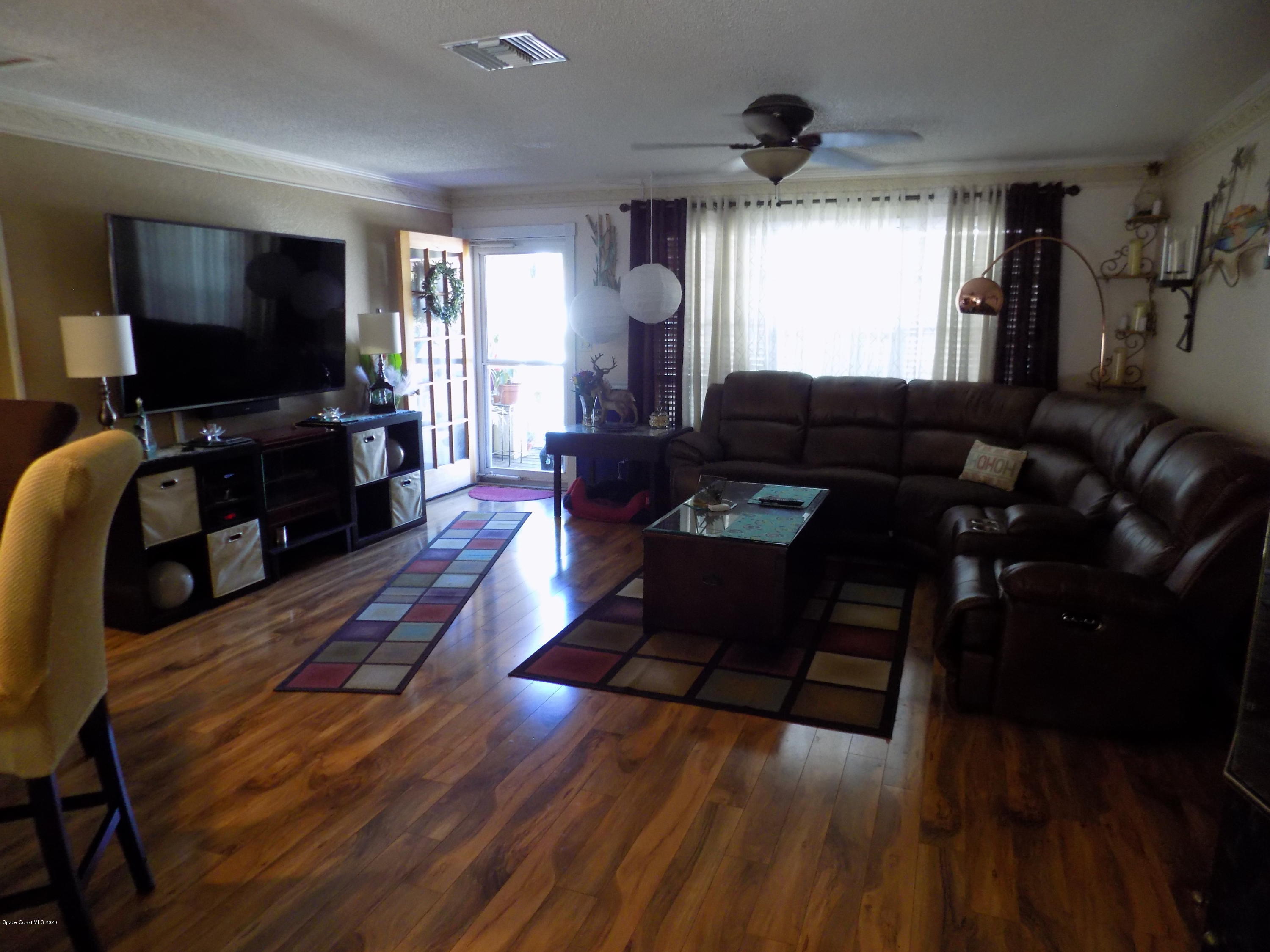 1271 Creel Road Northeast Palm Bay, FL 32905 - Photo 3 of 33 Main living area