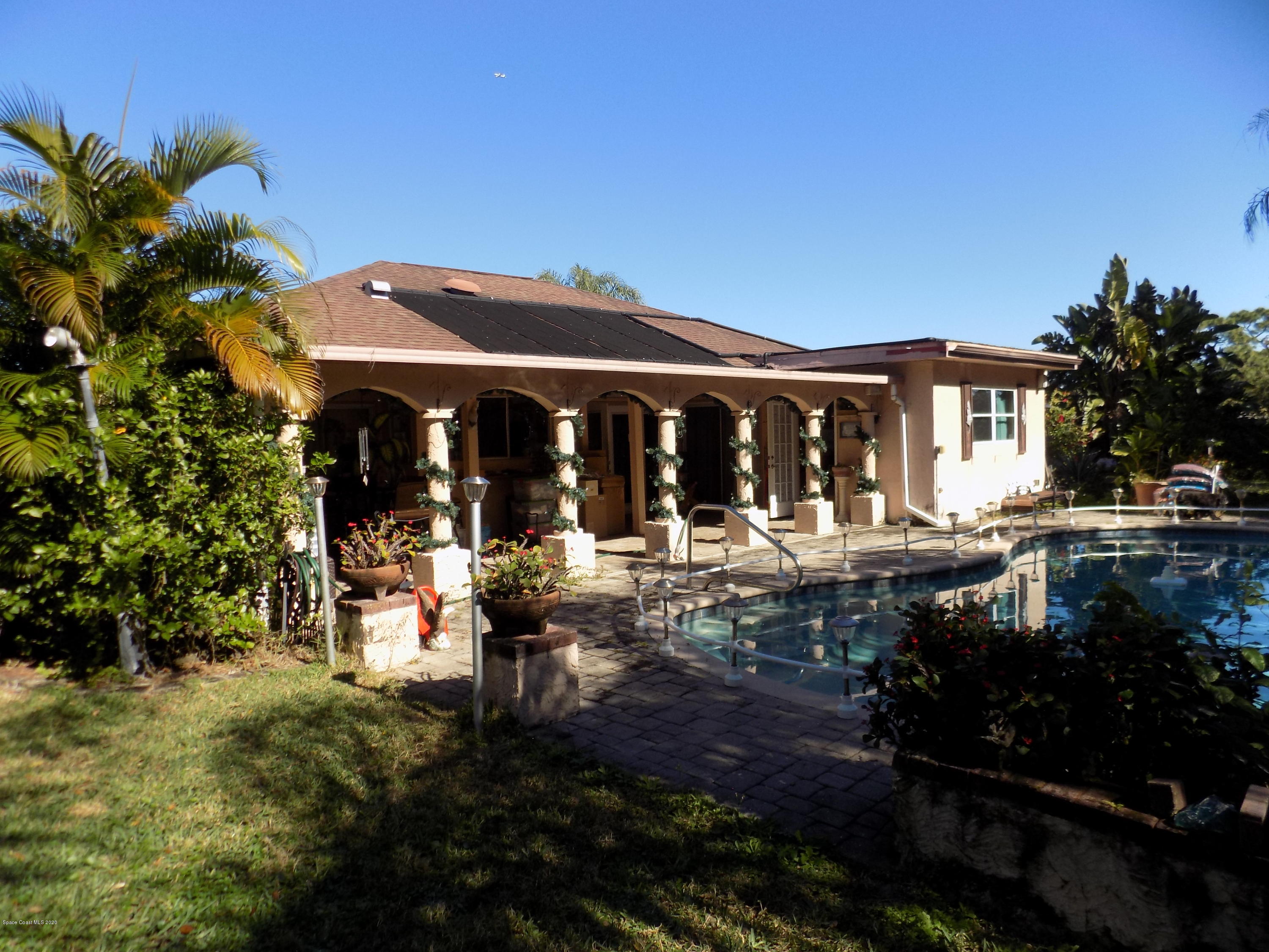 1271 Creel Road Northeast Palm Bay, FL 32905 - Photo 22 of 33 Great outdoor entertaining space!