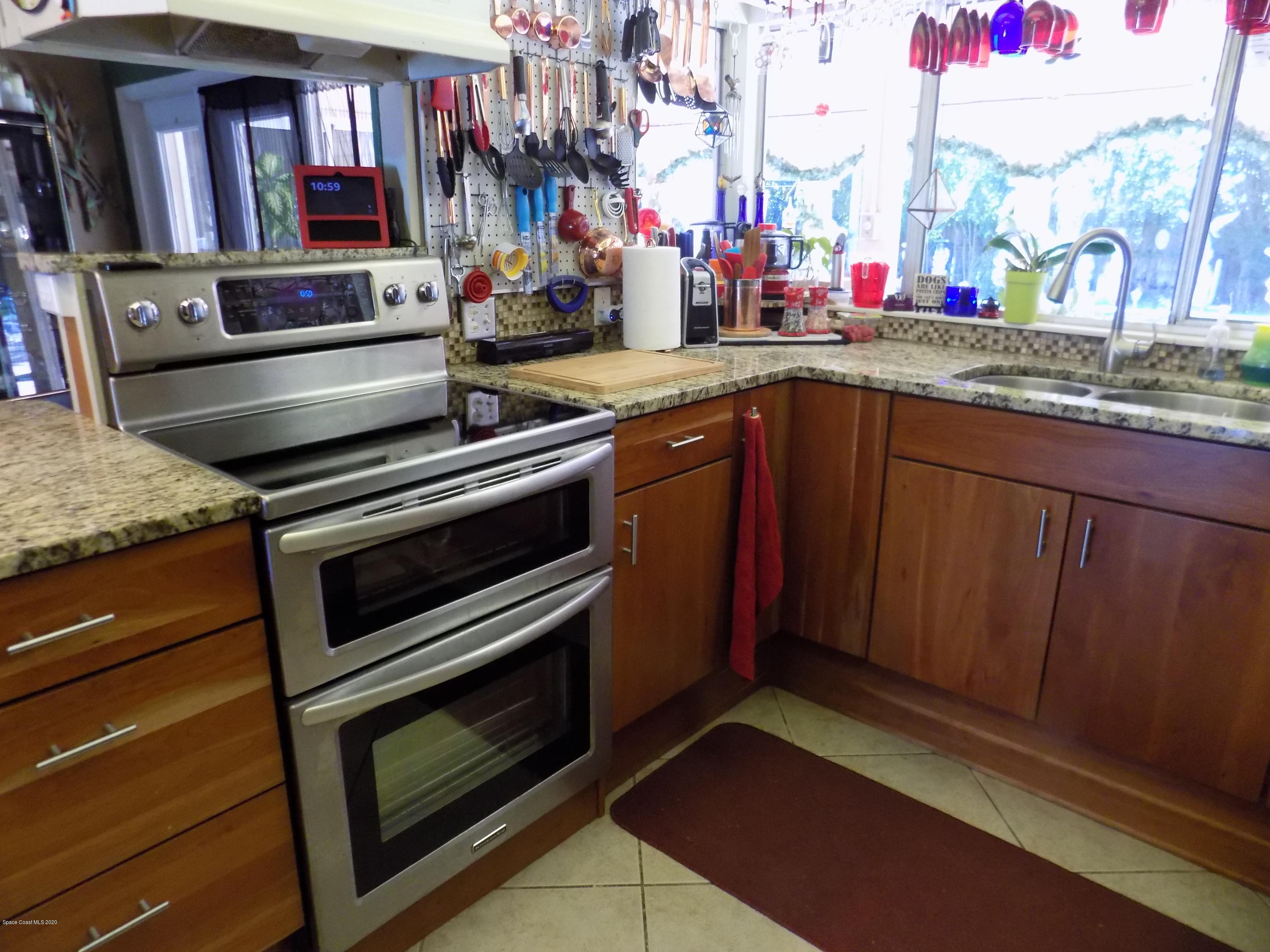 1271 Creel Road Northeast Palm Bay, FL 32905 - Photo 8 of 33 Double oven range