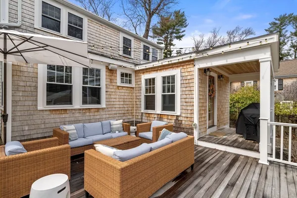 $1,050,000 | 386 Country Way, Scituate, MA 02066