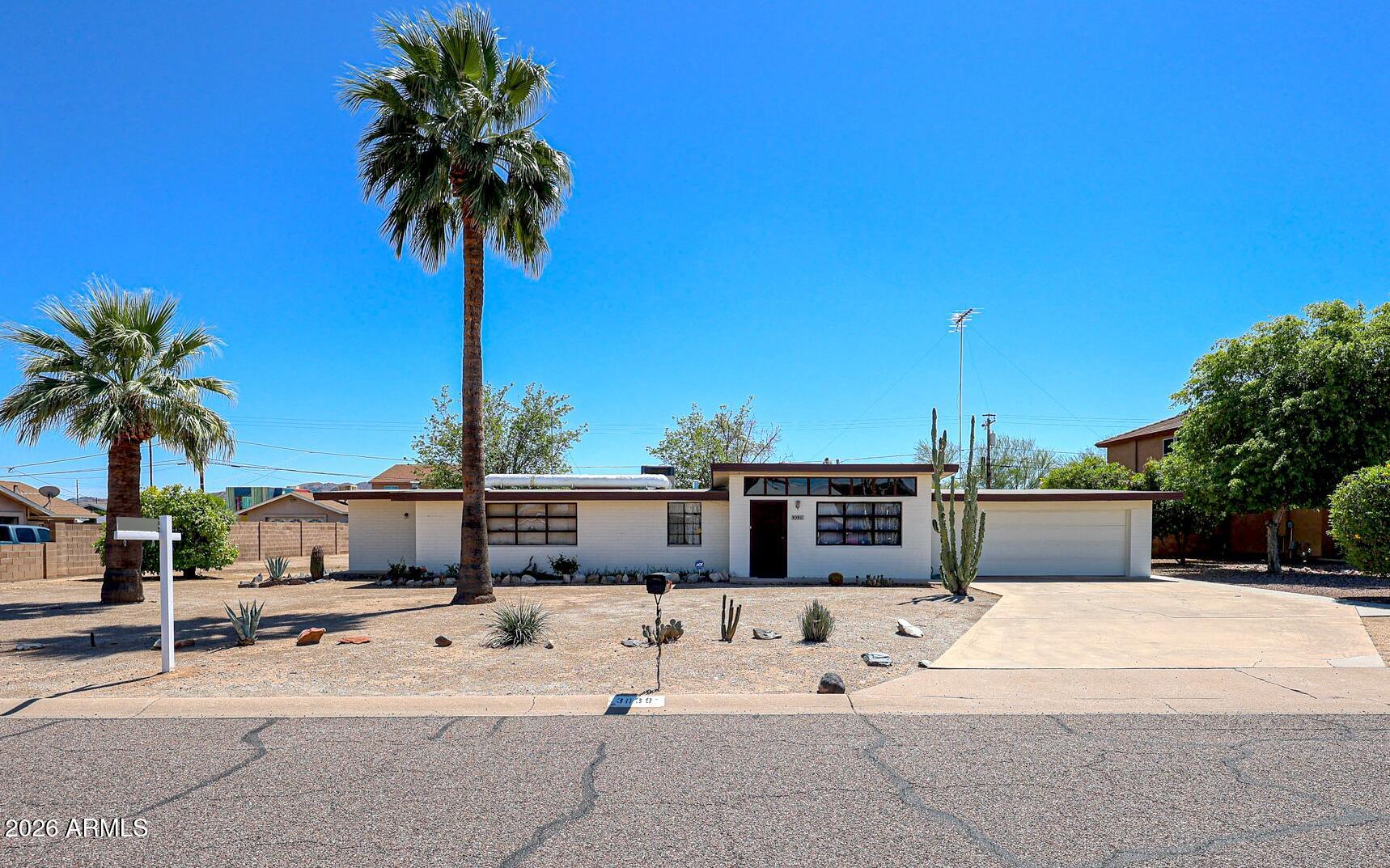 3039 East Charter Oak Road Phoenix, AZ 85032 - Photo 2 of 46