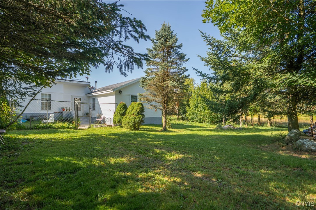 1352 Highway 29 Fairfield, NY 13365 - Photo 4 of 41