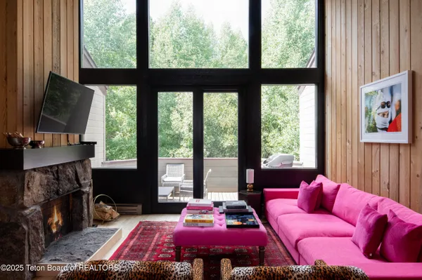 $2,900,000 | 3925 South Lake Creek Drive, Unit A3, Wilson, WY 83014