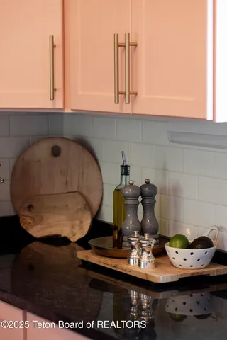 $2,900,000 | 3925 South Lake Creek Drive, Unit A3, Wilson, WY 83014