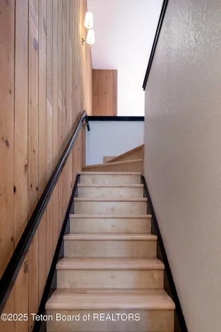 $2,900,000 | 3925 South Lake Creek Drive, Unit A3, Wilson, WY 83014