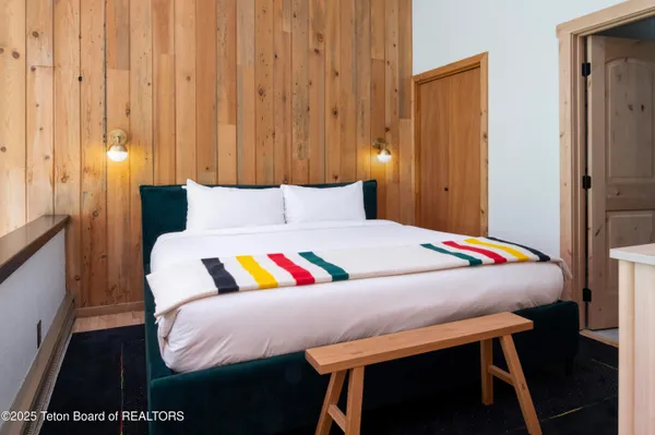 $2,900,000 | 3925 South Lake Creek Drive, Unit A3, Wilson, WY 83014