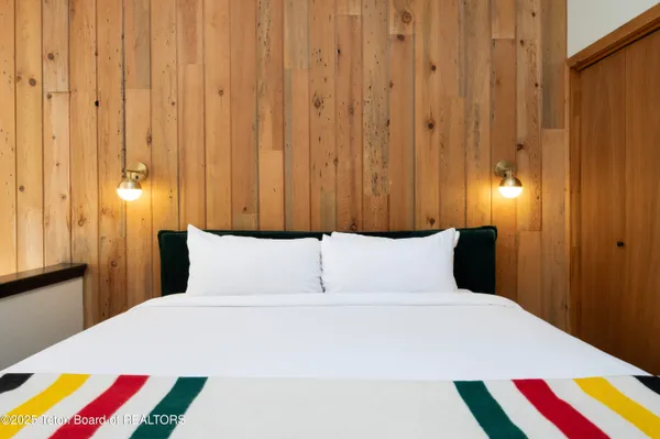 $2,900,000 | 3925 South Lake Creek Drive, Unit A3, Wilson, WY 83014