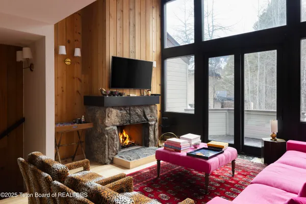 $2,900,000 | 3925 South Lake Creek Drive, Unit A3, Wilson, WY 83014