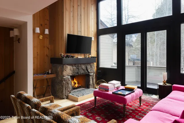 $2,900,000 | 3925 South Lake Creek Drive, Unit A3, Wilson, WY 83014