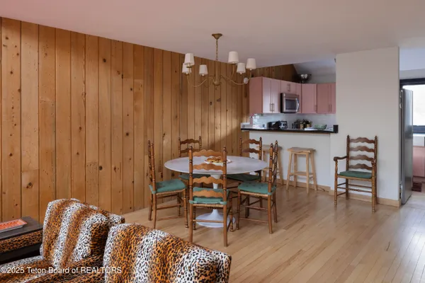 $2,900,000 | 3925 South Lake Creek Drive, Unit A3, Wilson, WY 83014