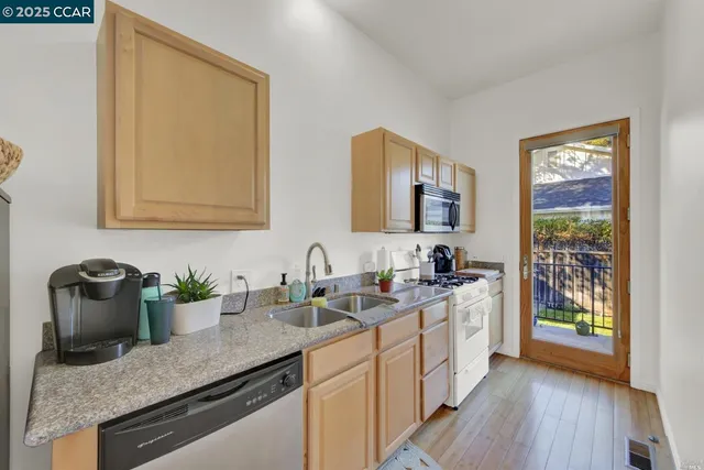 $1,800 | 990 G Street, Napa, CA 94559