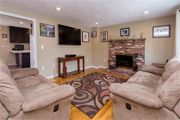 37 Albemarle Road Waltham, MA 02452 - Photo 4 of 22 Gallery Image 4