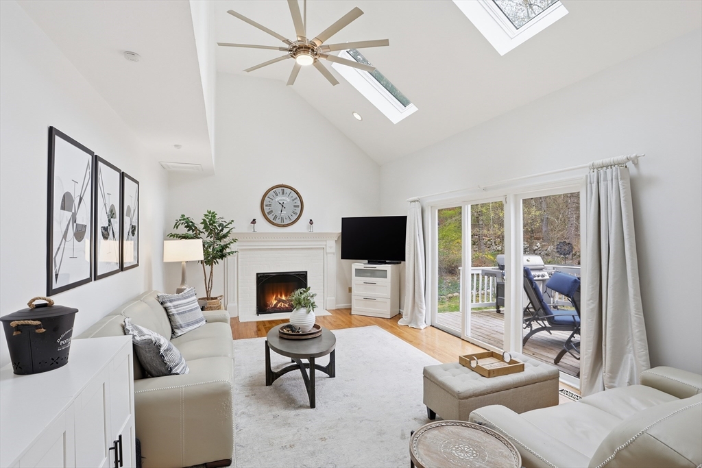 16 Chestnut Street Acton, MA 01720 - Photo 9 of 42