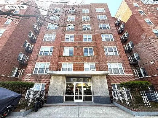 $349,000 | 50 Kenilworth Place, Unit 5M | Flatbush