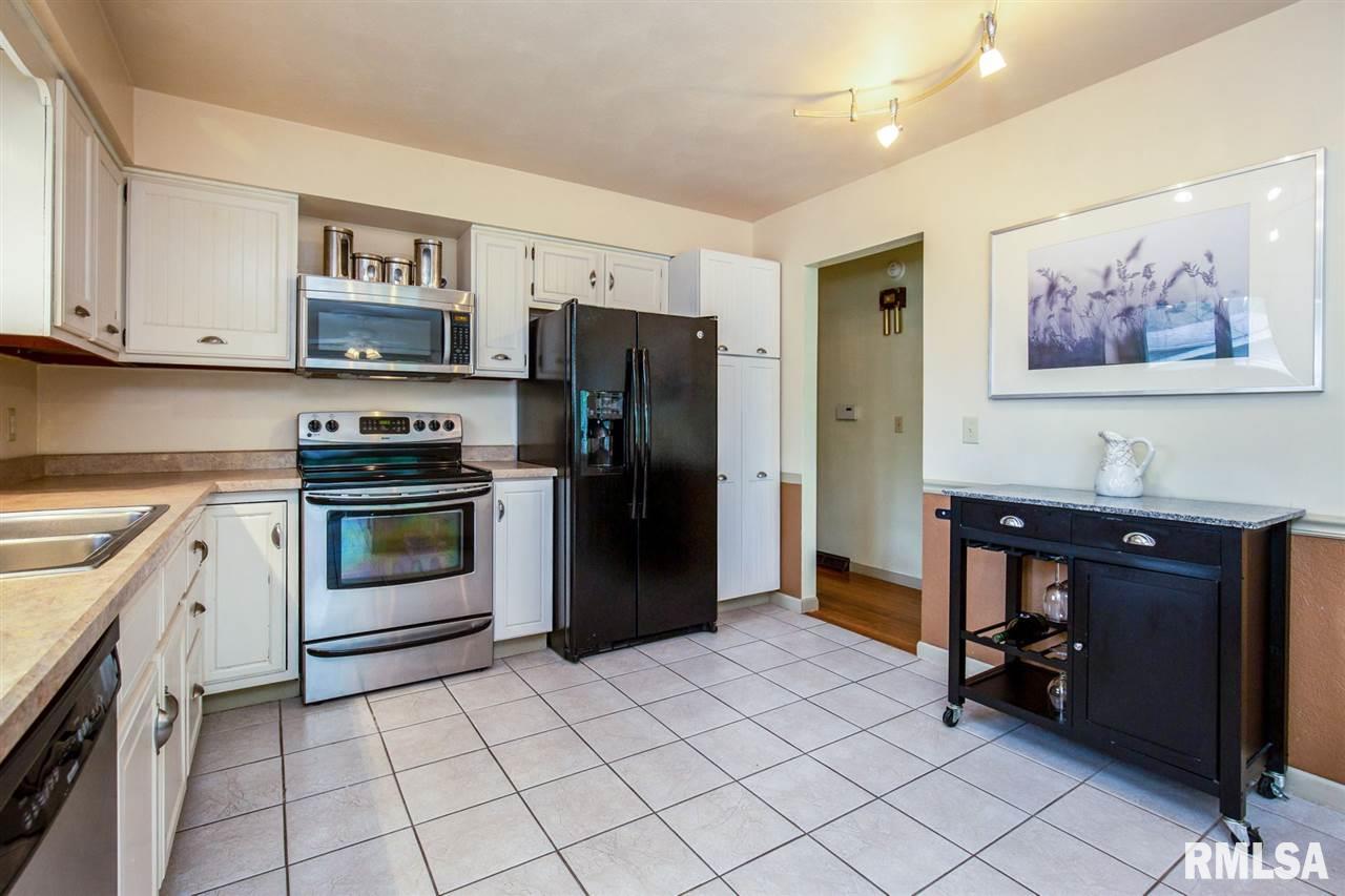 913 6th Street Hampton, IL 61256 - Photo 6 of 20 Gallery Image 6