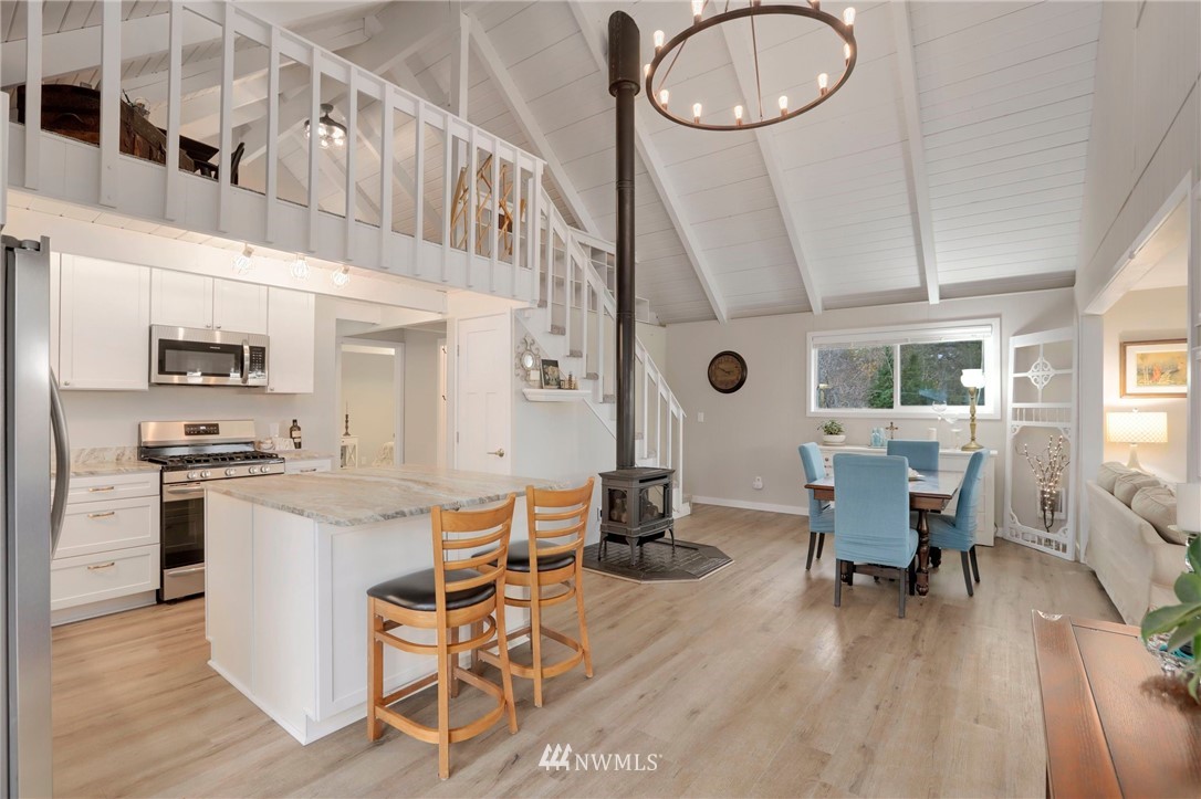 955 Sands View Road Camano Island, WA 98282 - Photo 9 of 40 Gallery Image 9