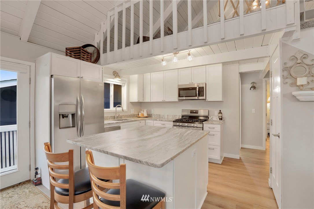 955 Sands View Road Camano Island, WA 98282 - Photo 10 of 40 Gallery Image 10