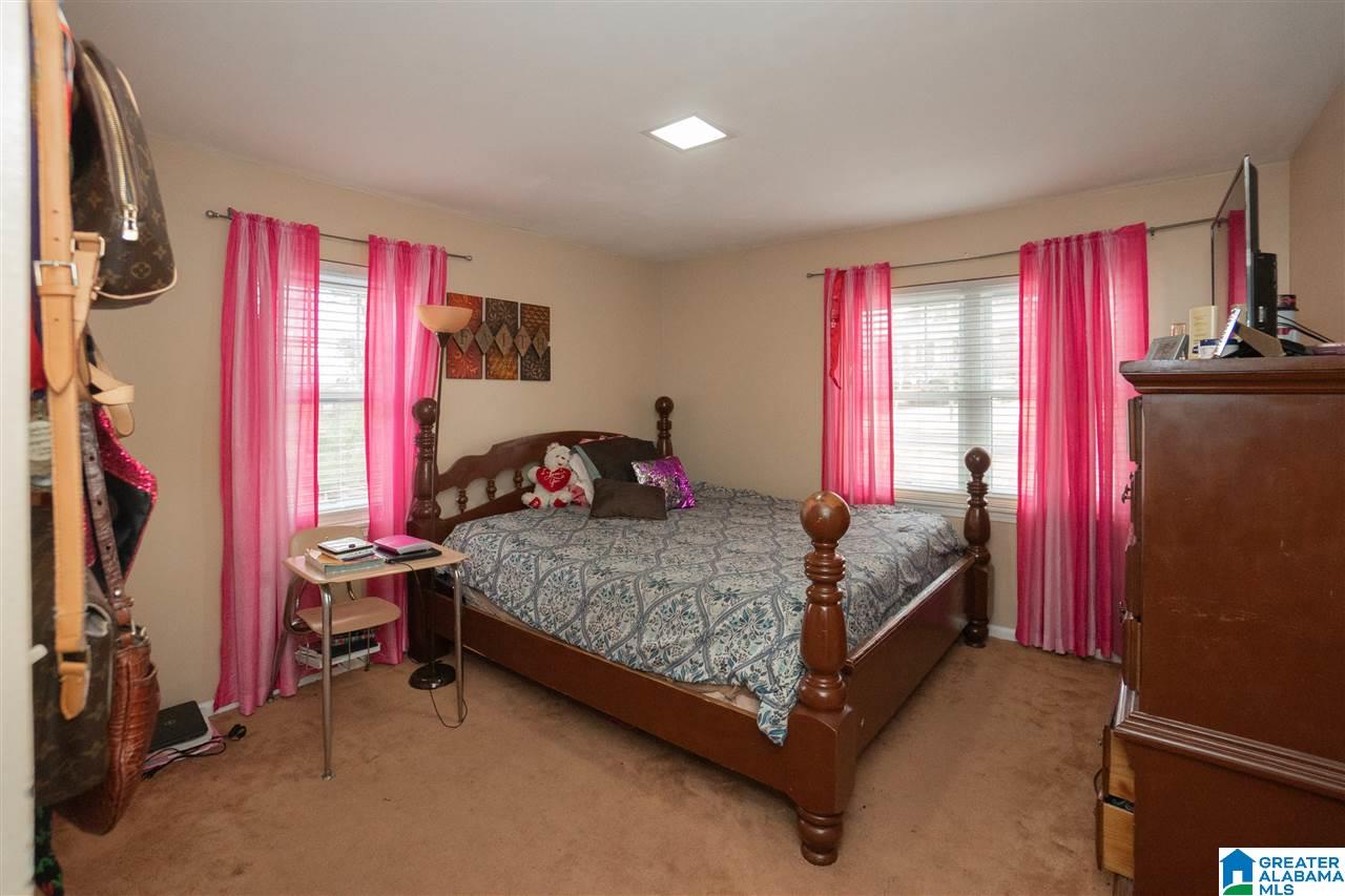 988 Ridgewood Circle Birmingham, AL 35235 - Photo 13 of 35