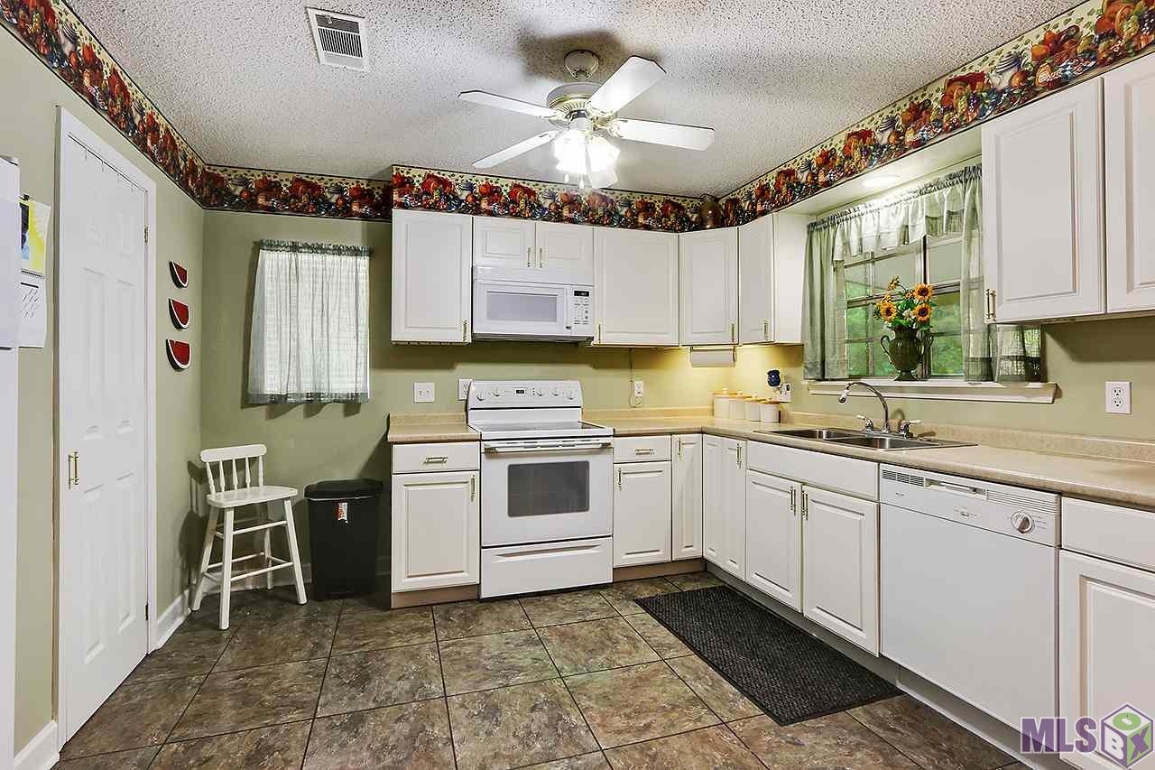 18593 Manchac Point Road Prairieville, LA 70769 - Photo 2 of 10