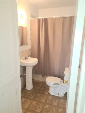 $875 | 4414 Woodside Street, Unit 8, Houston, TX 77023