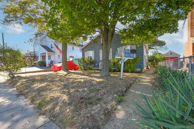 $599,000 | 870 Guy Lombardo Avenue, Freeport, NY 11520