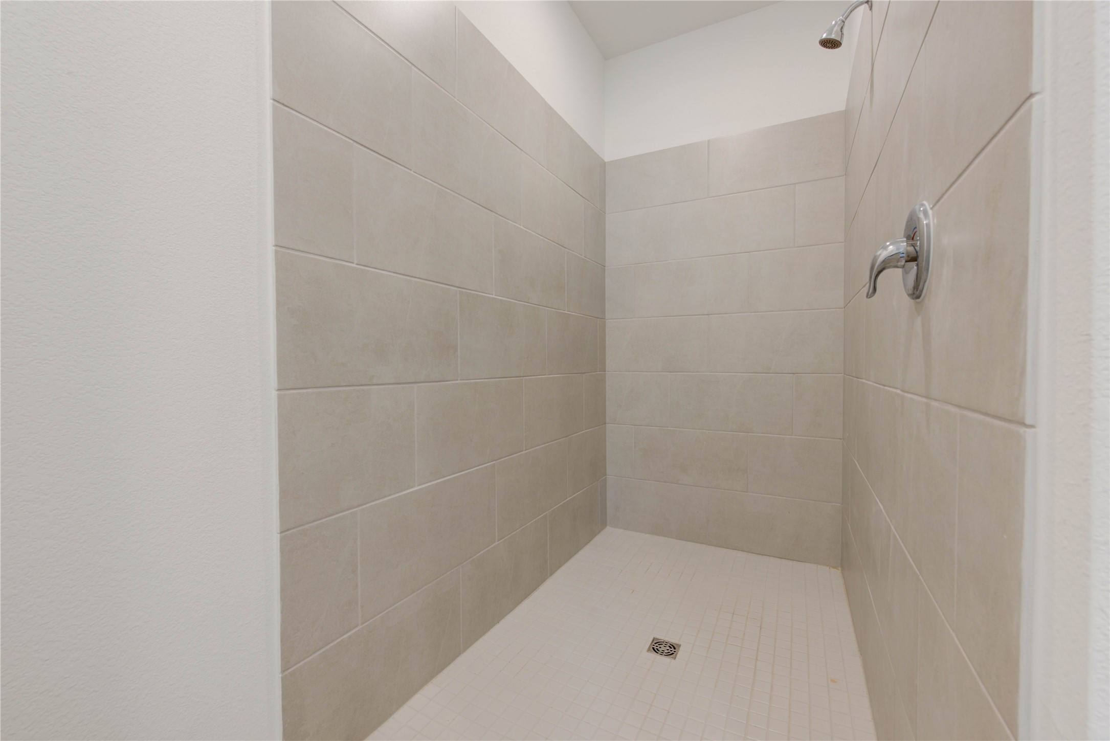 400 Robin Court Angleton, TX 77515 - Photo 18 of 20