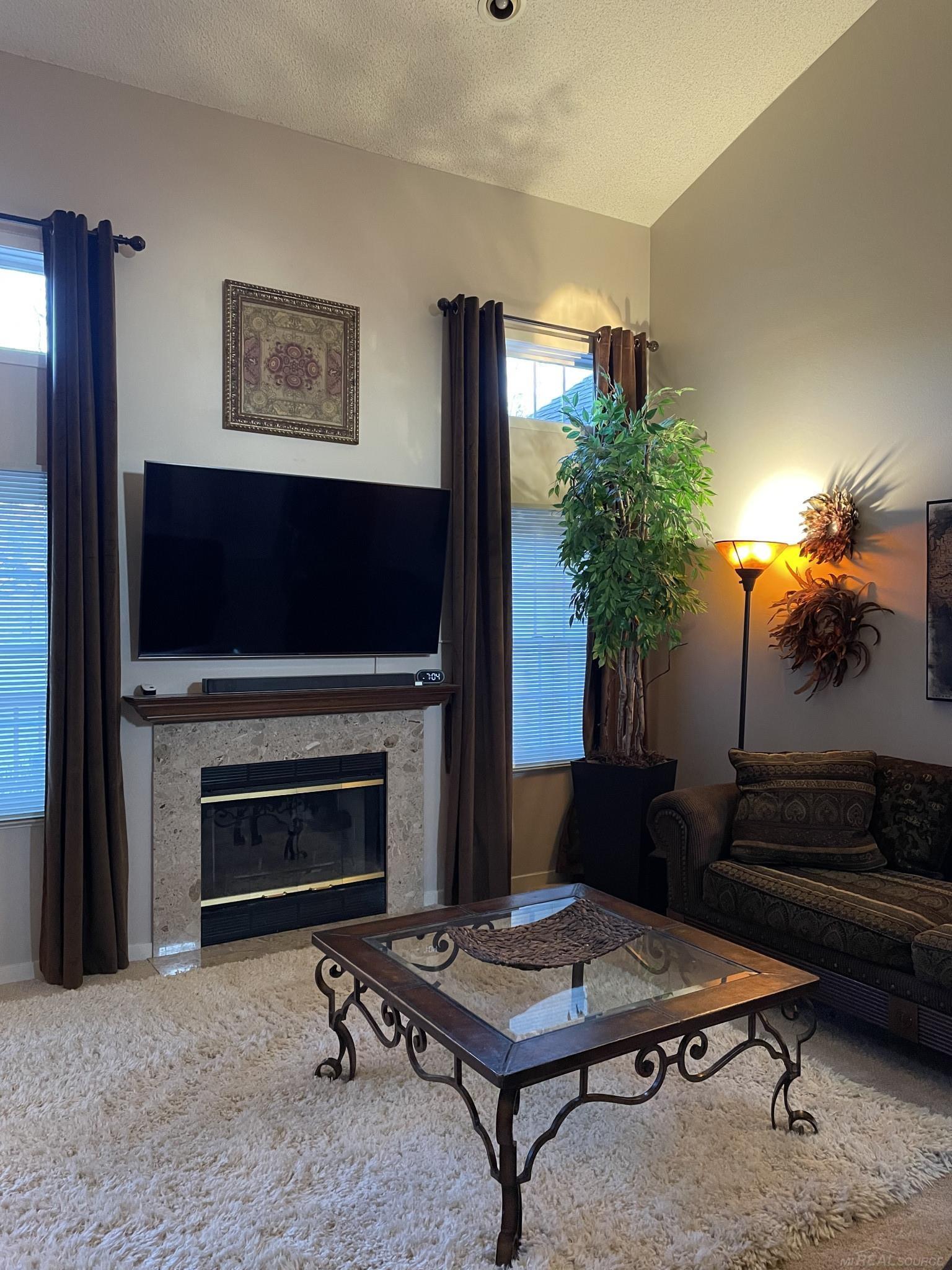 31146 Seneca Lane Novi, MI 48377 - Photo 3 of 18 50135066-eb2ff521-5788-4608-a06c-0c627db2f9fa.JPG