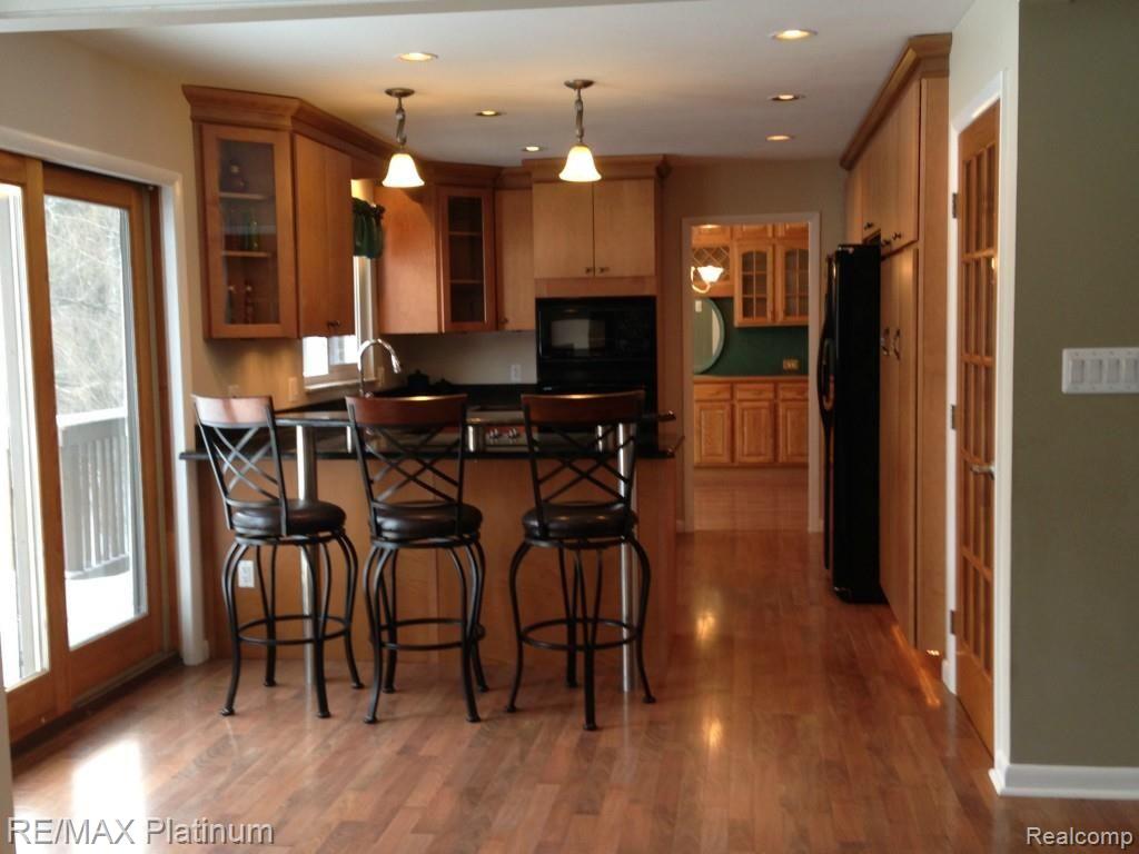 5219 Prairie View Brighton, MI 48116 - Photo 3 of 19 photo 48.jpg