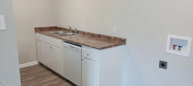 $850 | 433 Meadowlark Drive, Unit A7, Canton, MS 39046