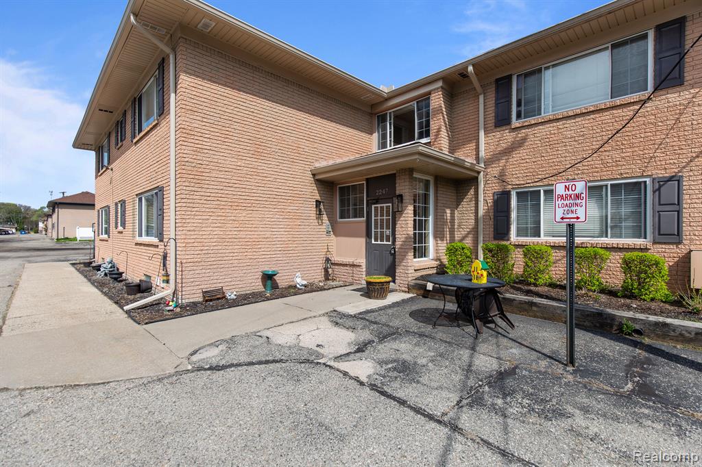 2247 Walton Boulevard, Unit 46 Rochester, MI 48309 - Photo 1 of 16