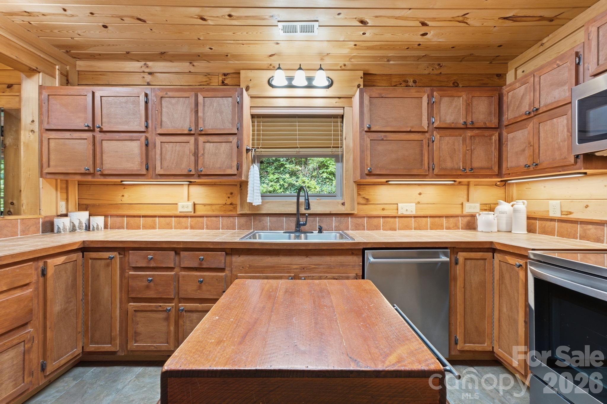 1026 High Top Mountain Road Whittier, NC 28789 - Photo 13 of 45