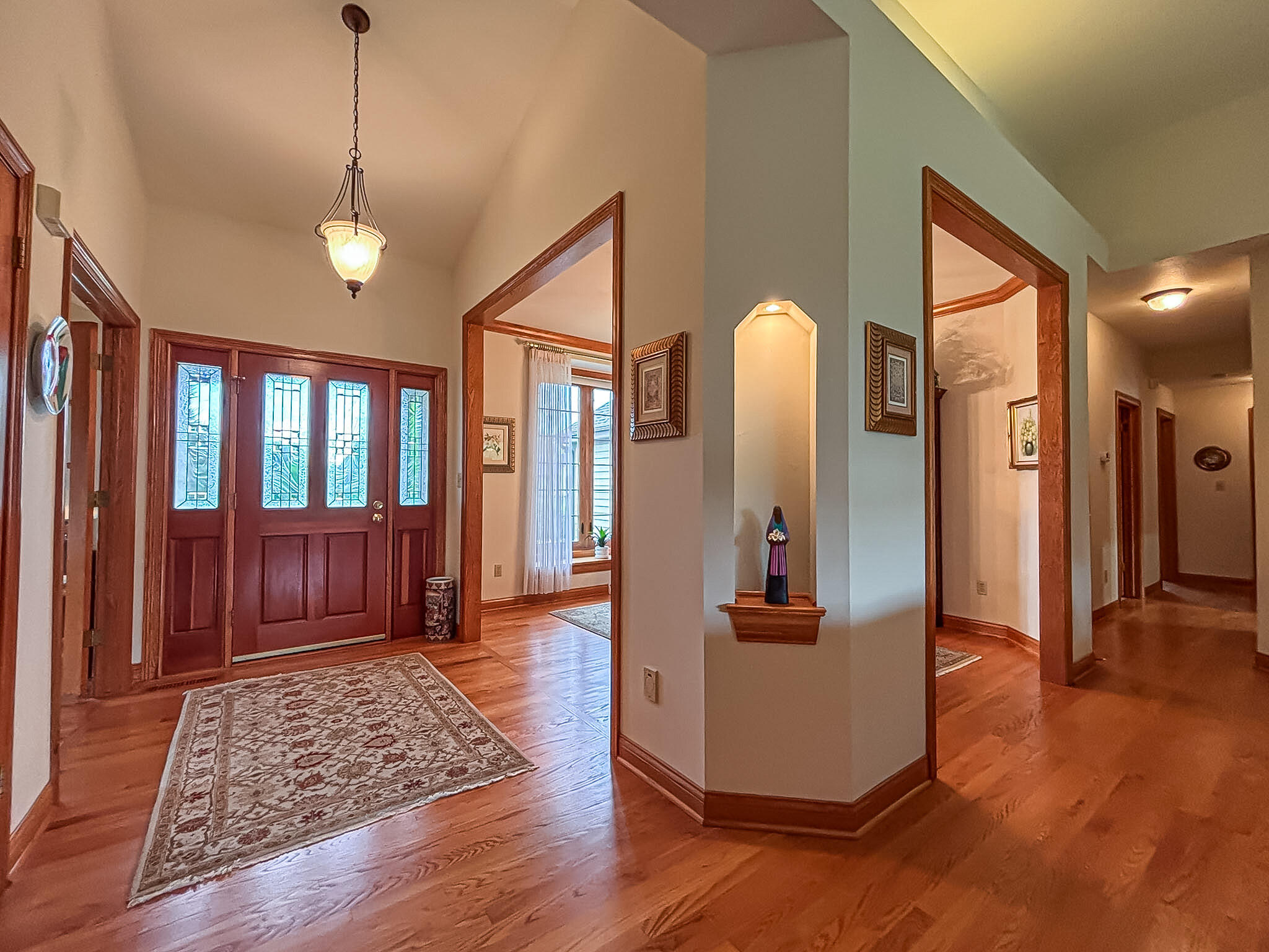 N22W26746 Shooting Star Road Pewaukee, WI 53072 - Photo 5 of 38 Foyer