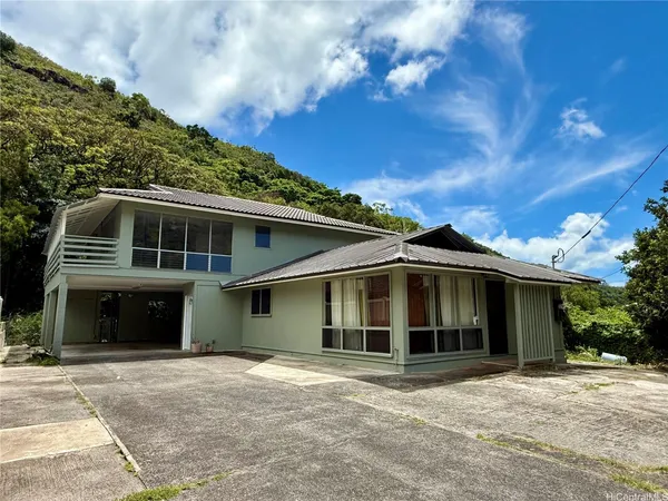 $1,500 | 1707-a-2 Ala Aolani Street, Honolulu, HI 96819