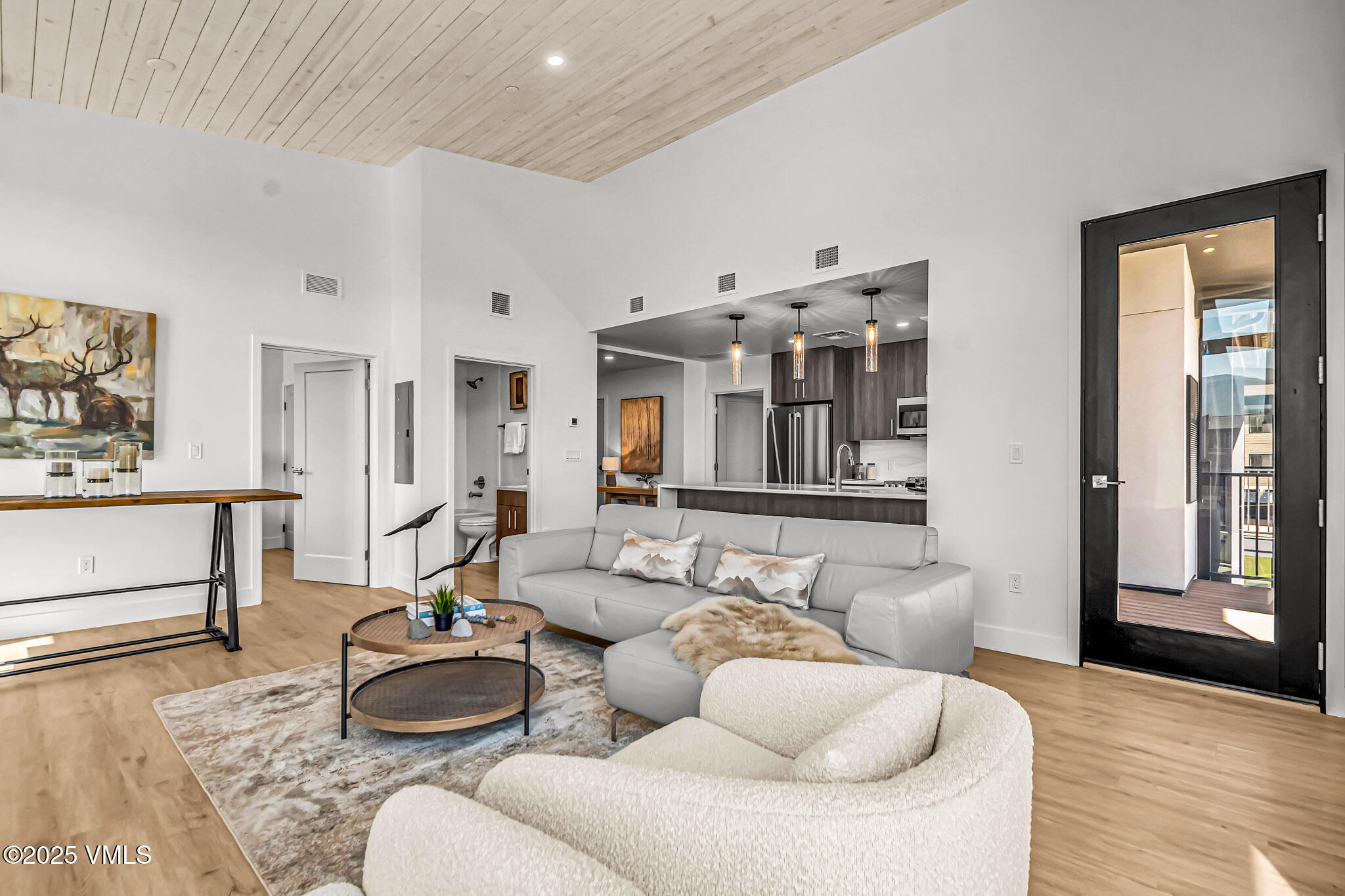 91 Mount Hope Circle, Unit D304 Eagle, CO 81631 - Photo 16 of 28 Great Room