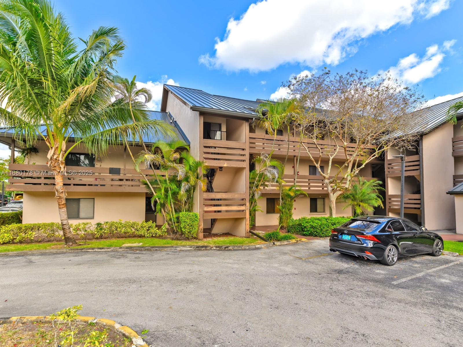 140 Southwest 96th Terrace, Unit 101 Plantation, FL 33324 - Photo 1 of 23