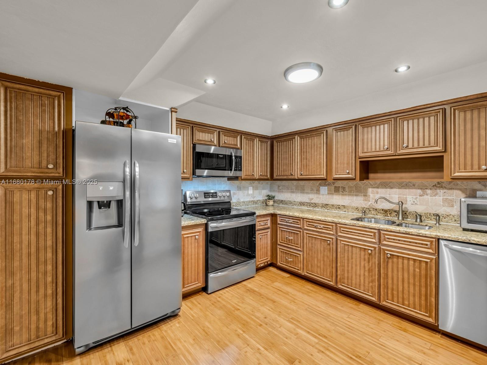 140 Southwest 96th Terrace, Unit 101 Plantation, FL 33324 - Photo 8 of 23
