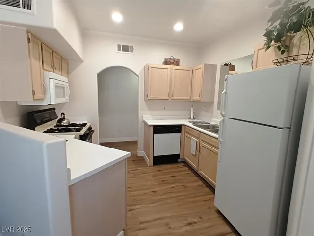 $1,600 | 9000 South Las Vegas Boulevard, Unit 1037, Las Vegas, NV 89123
