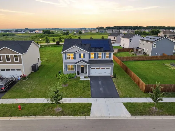 $469,990 | 524 Wild Sienna, Hampshire, IL 60140