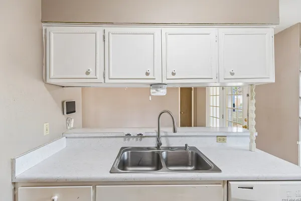 a close view of sink and tap