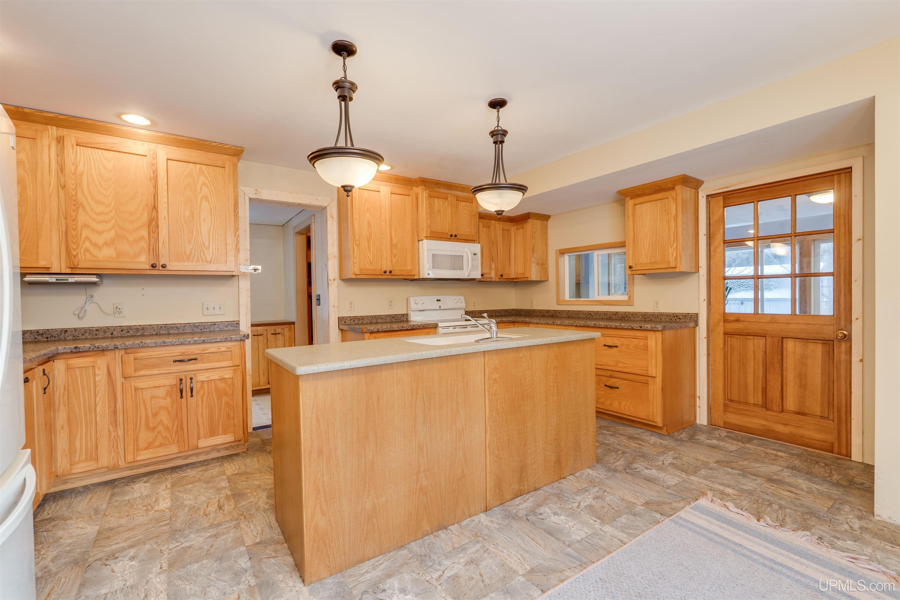 8045 West Co Road Manistique, MI 49854 - Photo 8 of 79
