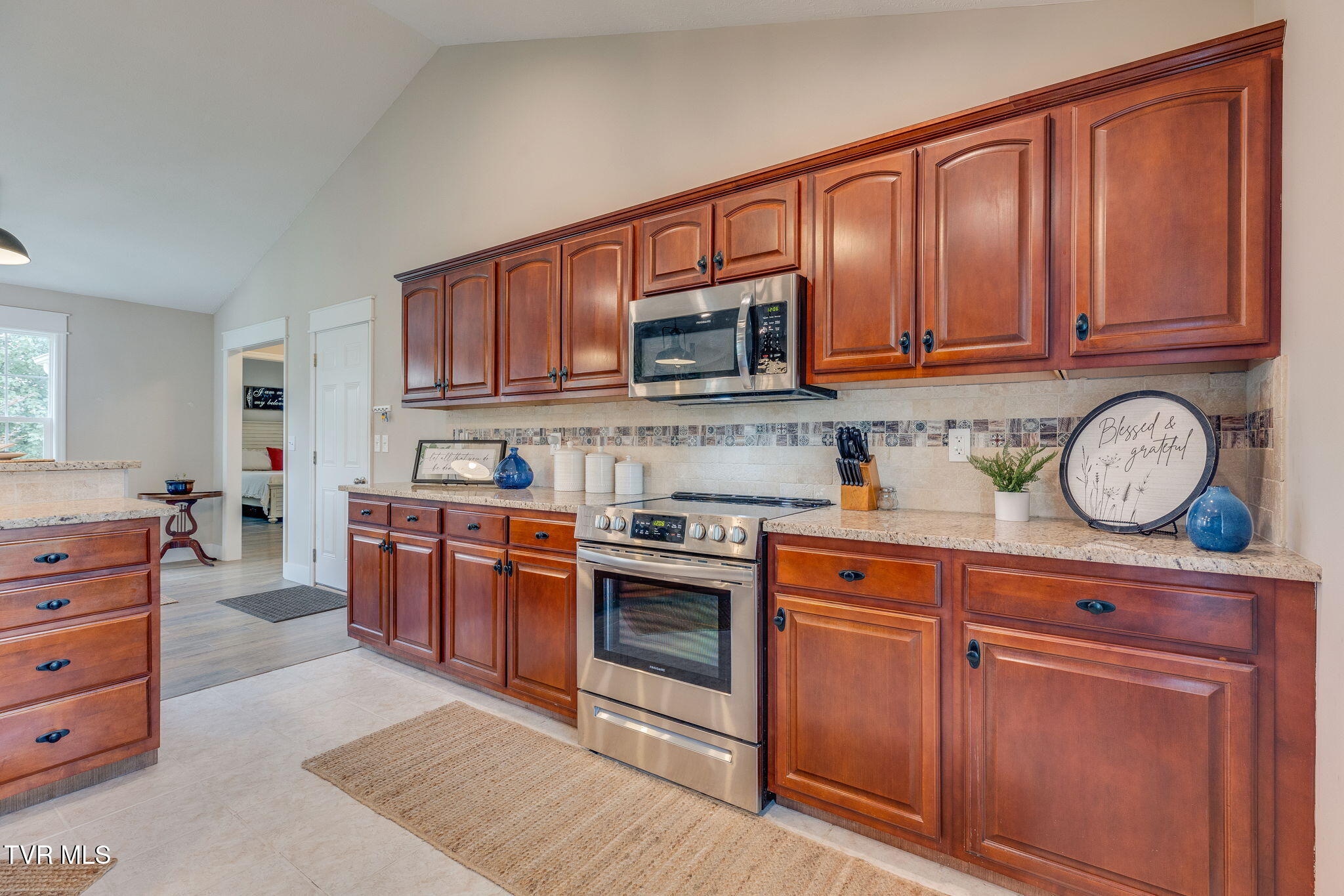 282 Warren Road Piney Flats, TN 37686 - Photo 11 of 34 010