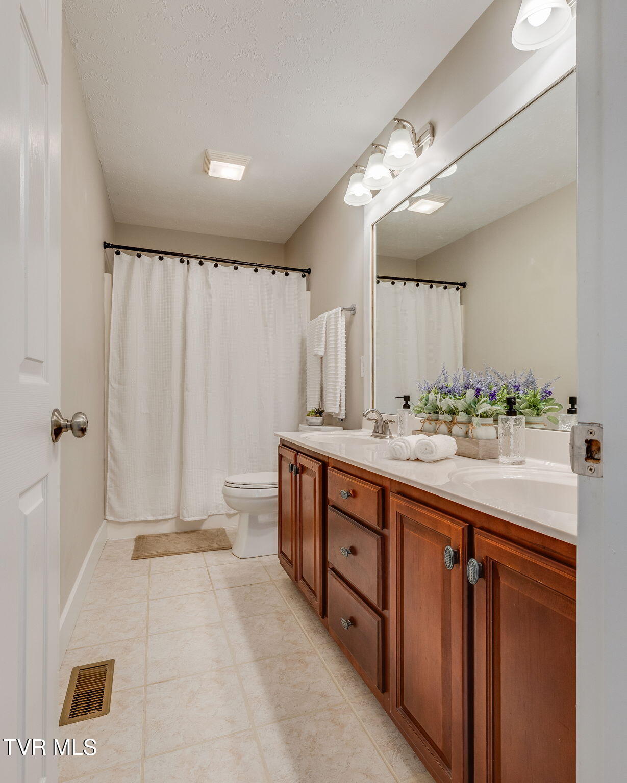 282 Warren Road Piney Flats, TN 37686 - Photo 19 of 34 019