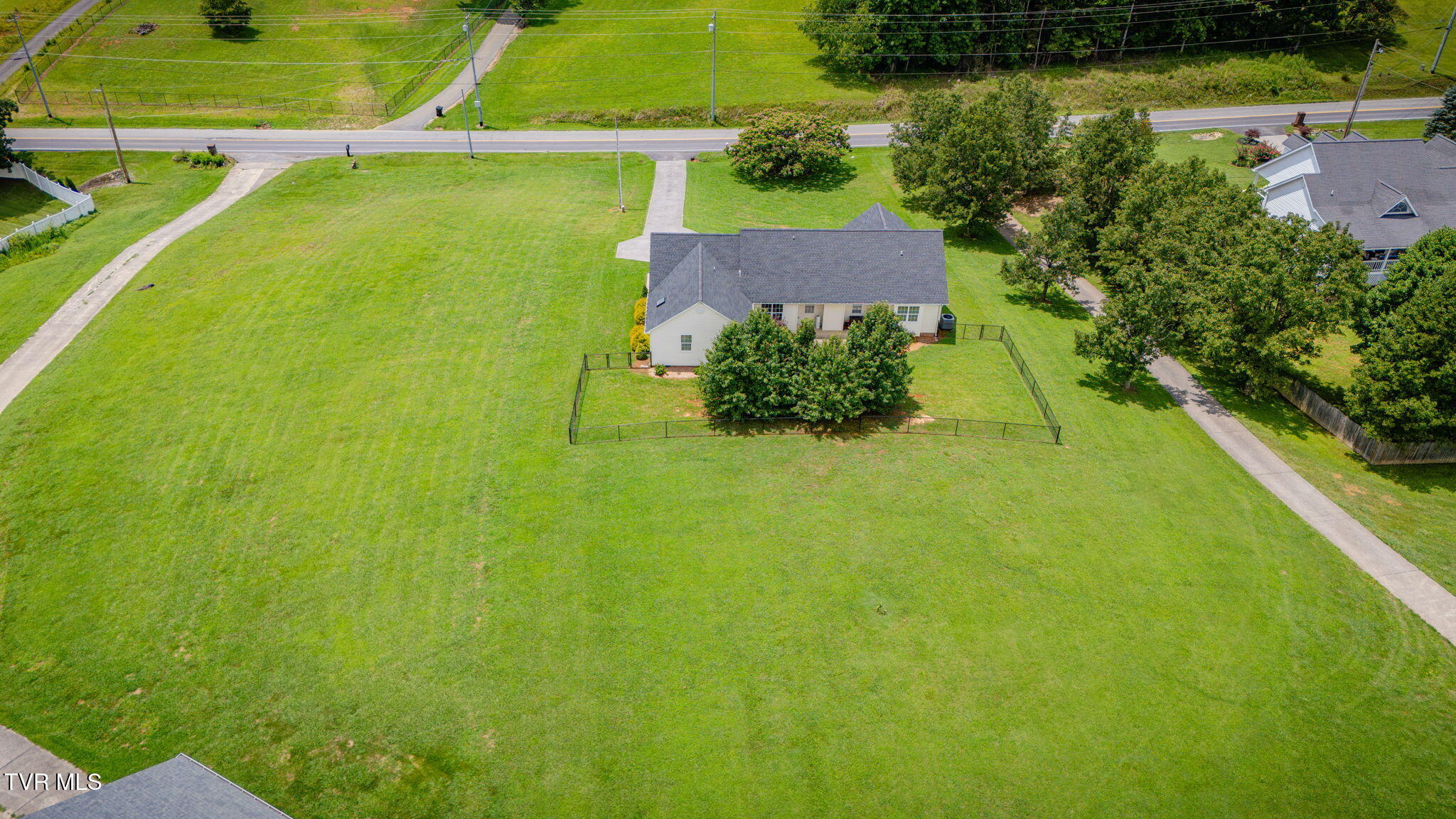 282 Warren Road Piney Flats, TN 37686 - Photo 31 of 34 103