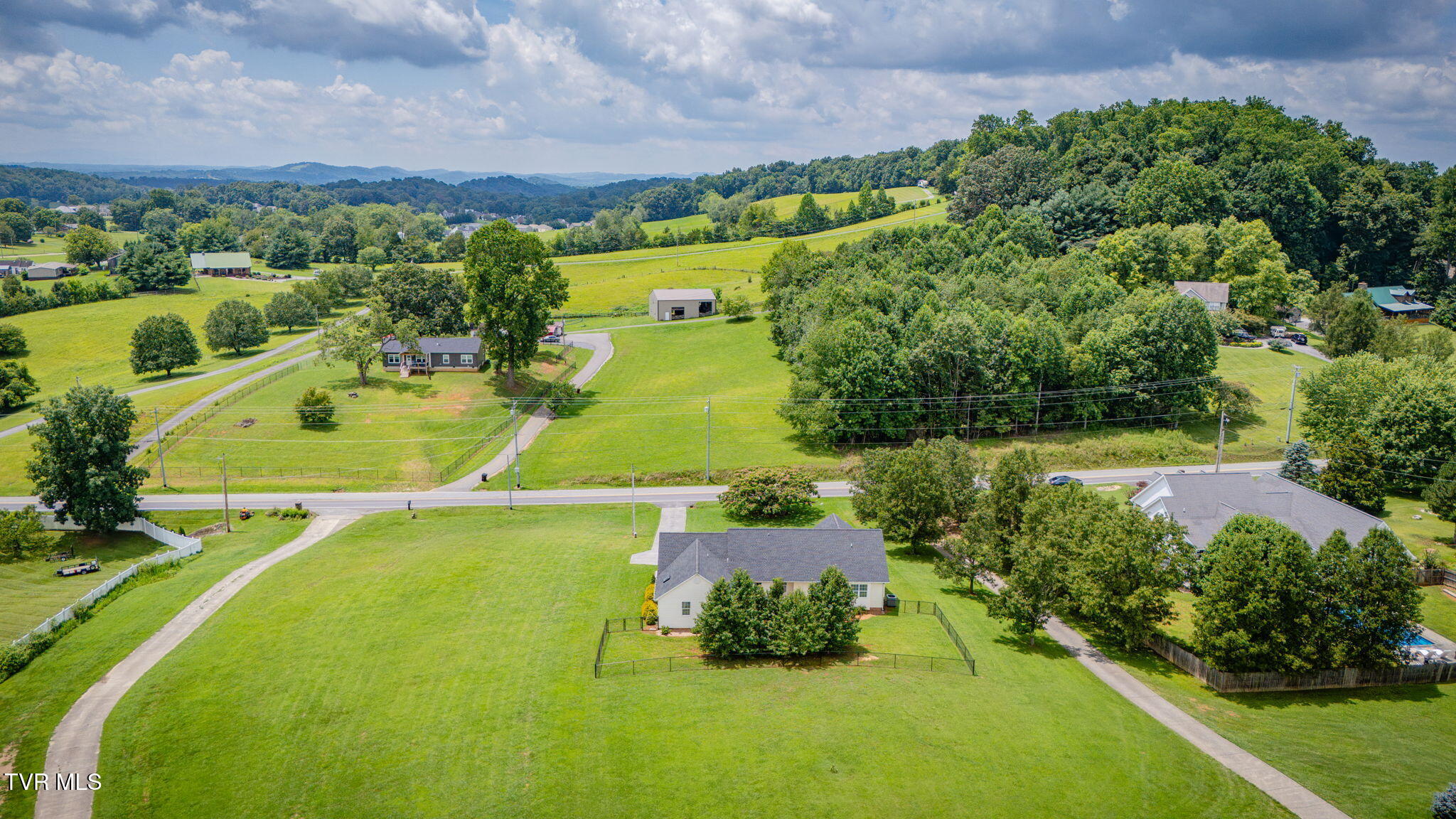 282 Warren Road Piney Flats, TN 37686 - Photo 32 of 34 104