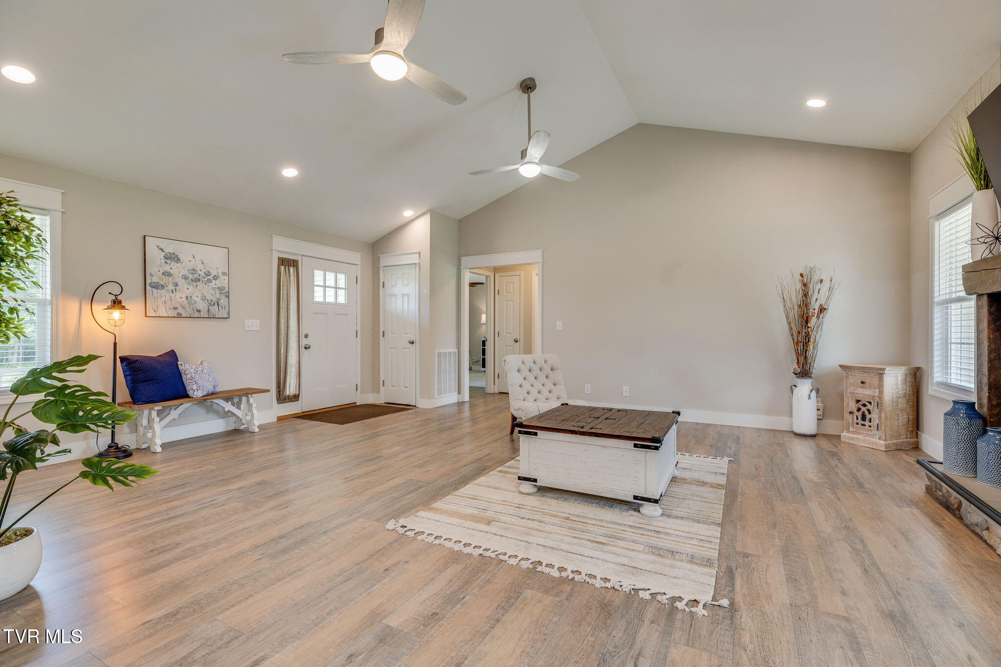 282 Warren Road Piney Flats, TN 37686 - Photo 6 of 34 005