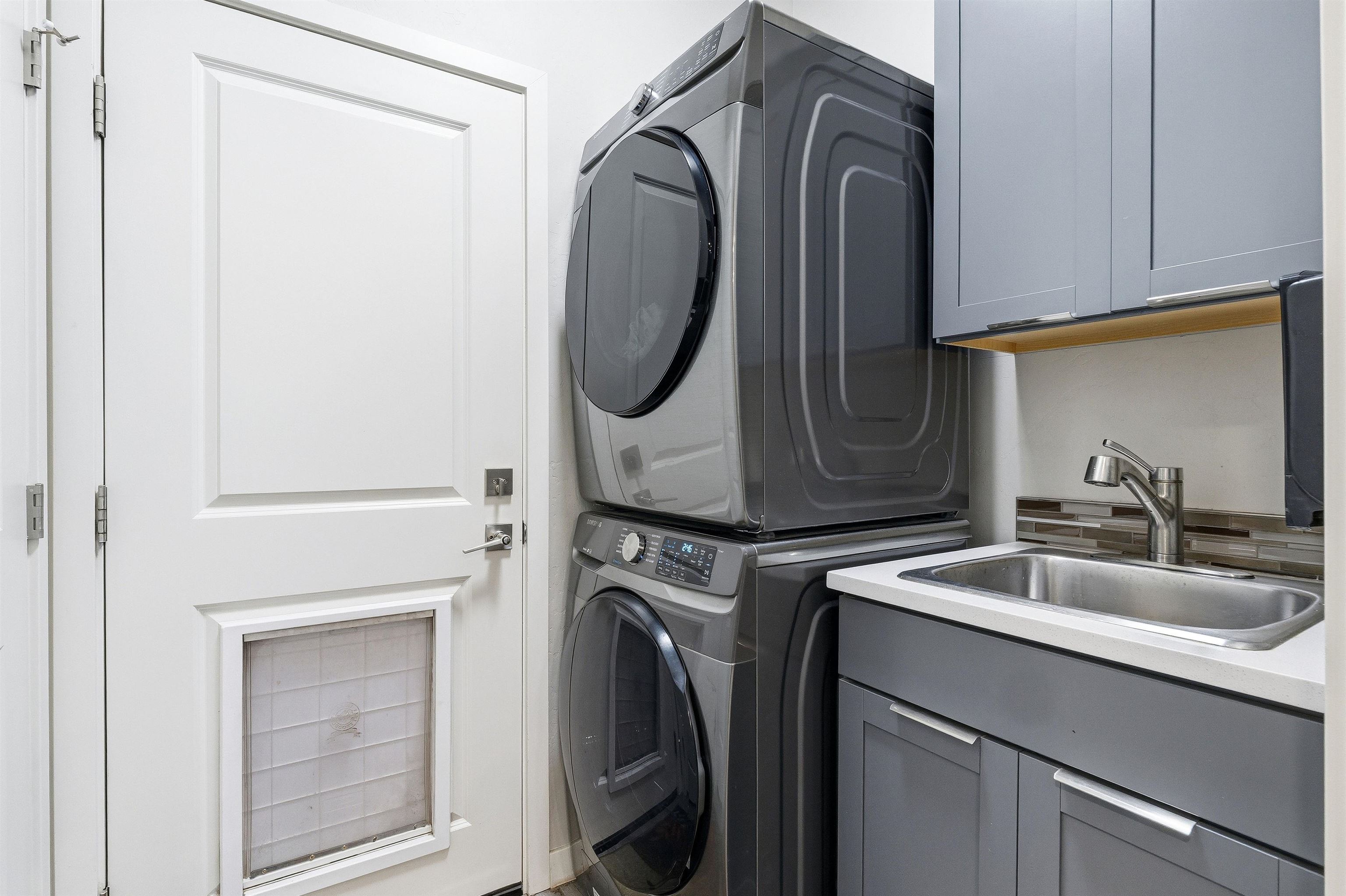 623 Thunder Ridge Drive Grand Junction, CO 81504 - Photo 27 of 40 a utility room with dryer and washer