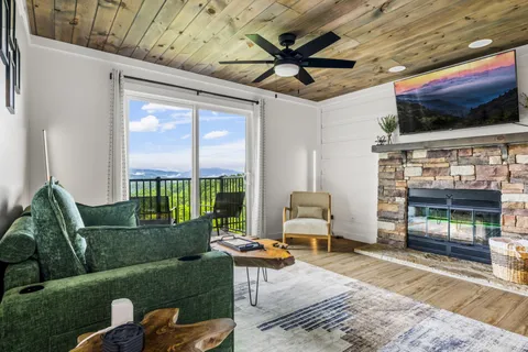 3710 Weber Road, Unit E106, Gatlinburg, TN 37738